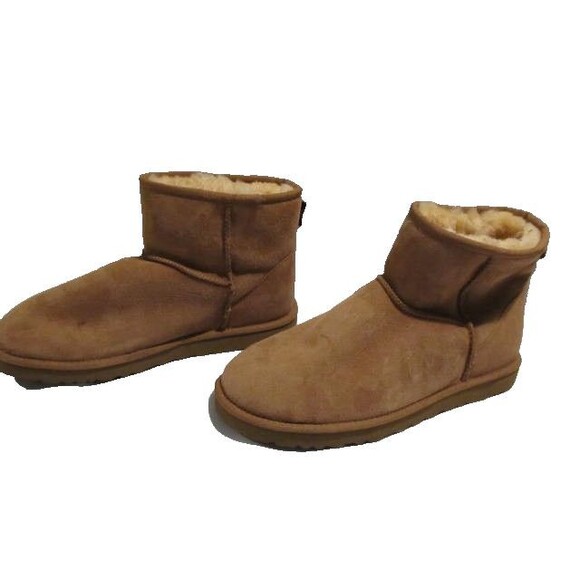UGG Ultra Mini Boots – Size 10 – Pre-Owned, Excellent Condition - Picture 9 of 10
